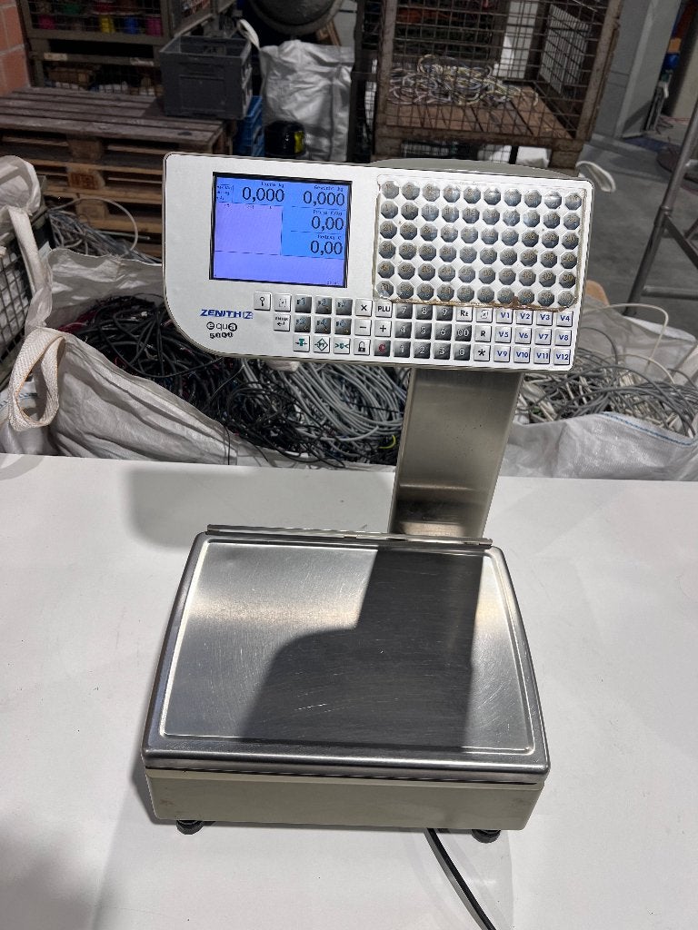Zenith Equa 5000 WEEGSCHAAL TOT 12KG TWEE STUKS, Ophalen of Verzenden, Gebruikt, Winkelweegschaal, Digitaal
