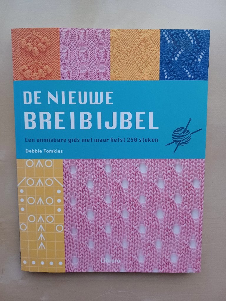 De Nieuwe Breibijbel, Ophalen of Verzenden, Zo goed als nieuw, Breien en Haken, Debbie Tomkies