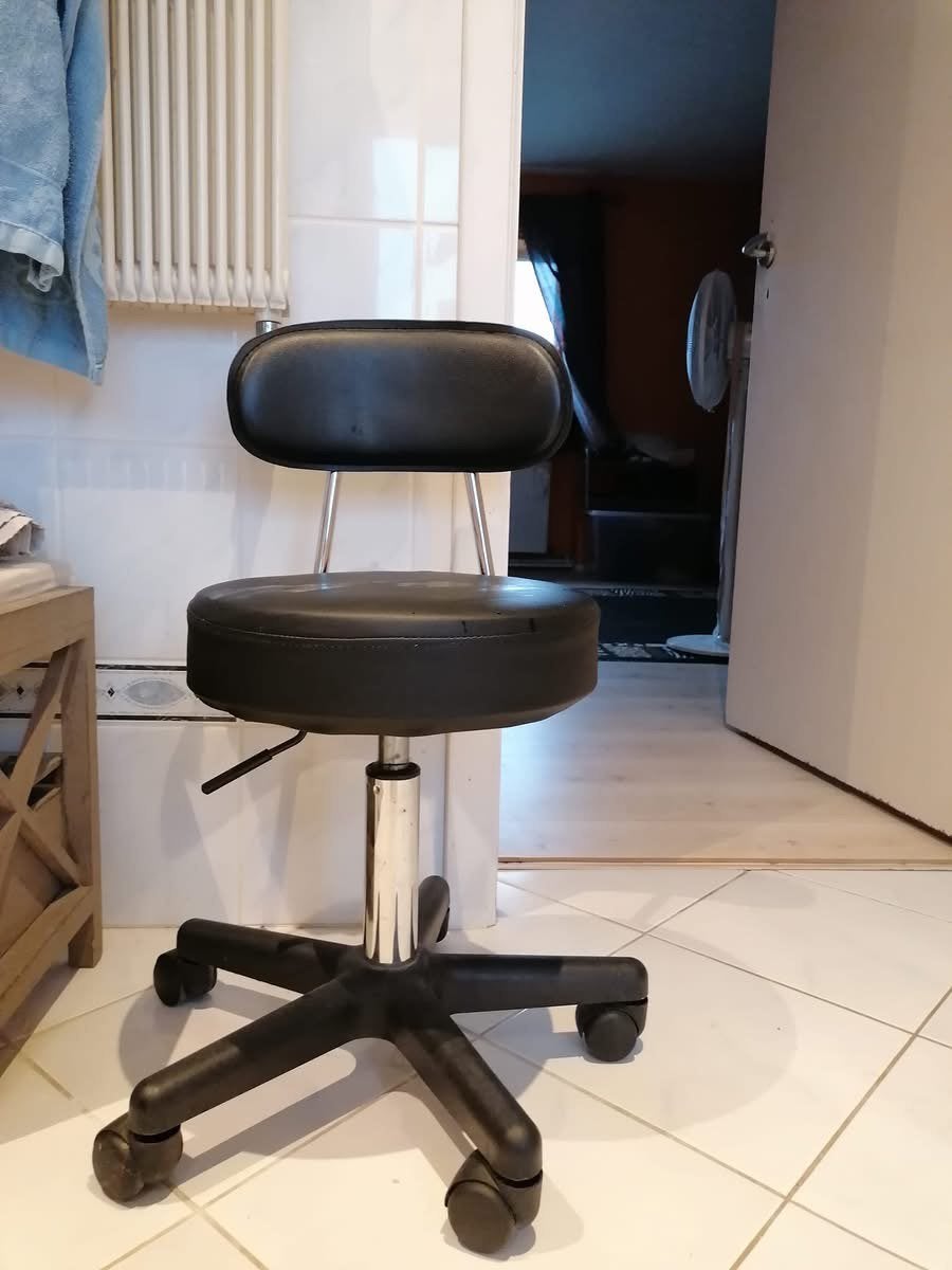 Tabouret, Enlèvement, Comme neuf