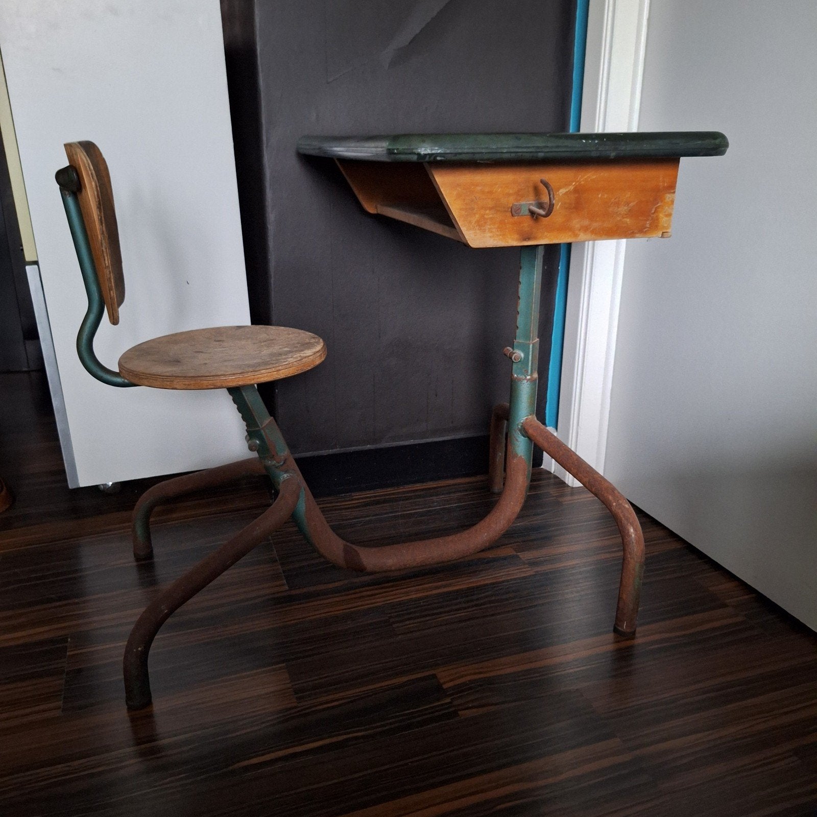 Vintage lessenaar Jean Prouvé, Ophalen