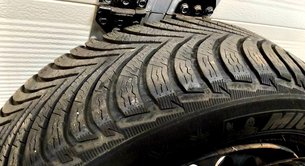4 bons pneus hiver Michelin 185/65-15 d'une Audi A1, Autos : Pièces & Accessoires, 15 pouces, Pneus et Jantes, Pneus hiver, 185 mm