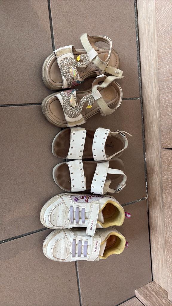 Sandales, baskets fille pointure 31, Kinderen en Baby's, Kinderkleding | Schoenen en Sokken, Ophalen, Zo goed als nieuw, Meisje