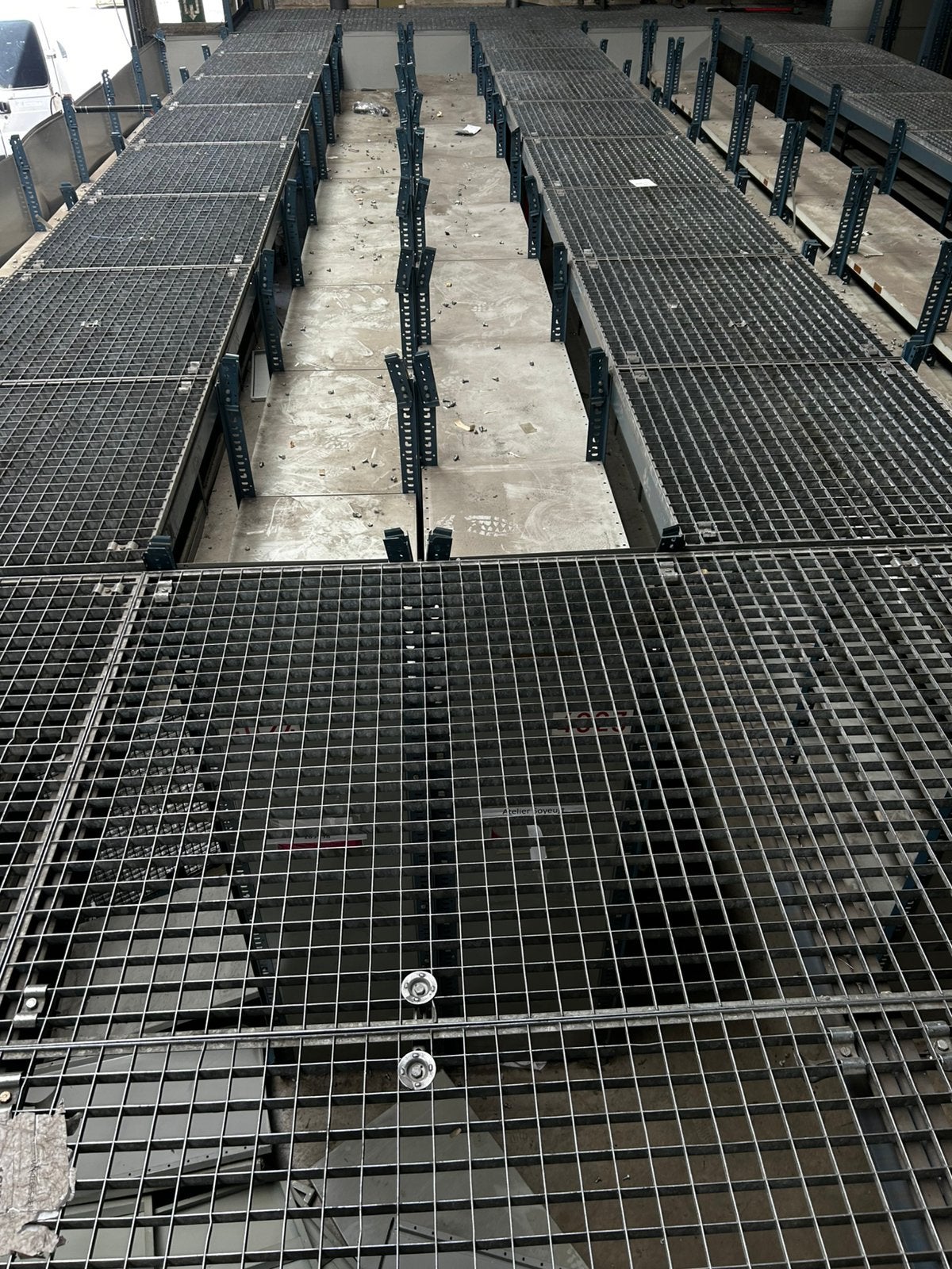 set gegalvaniseerd stalen rooster px 30eur per stuk, Zakelijke goederen, Ophalen of Verzenden