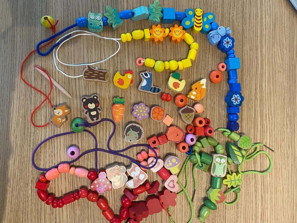 Grote set houten rijgkralen – Dieren & bloemen, Kinderen en Baby's, Ophalen, Gebruikt, Overige typen