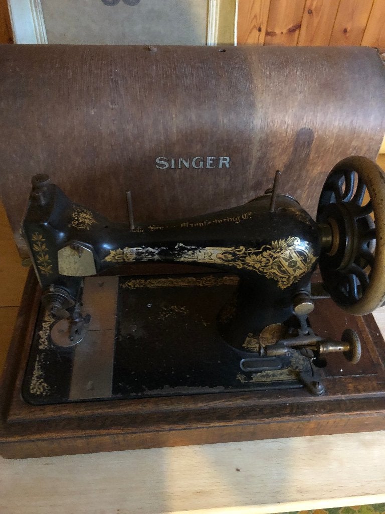 Singer beschermkap, naaimachine en Pfaff blikje met boekje, Hobby en Vrije tijd, Naaimachines en Toebehoren, Ophalen, Gebruikt