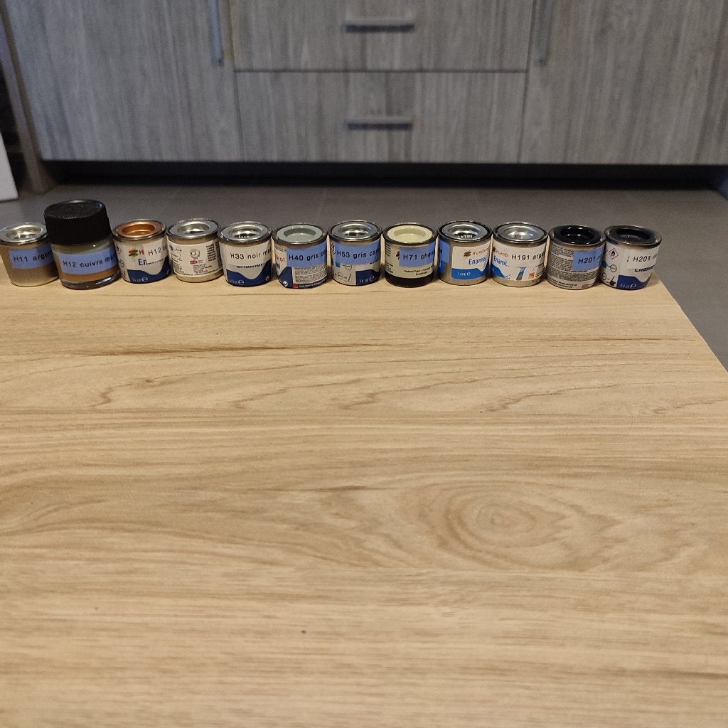 LOT DE 18 PEINTURES ENAMEL + 2 DILUANTS HUMBROL, Enlèvement, Comme neuf, Autres types