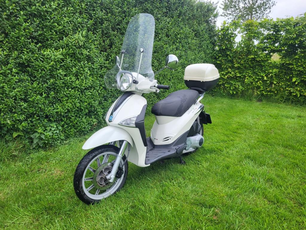 Zeer mooie scooter, Bedrijf