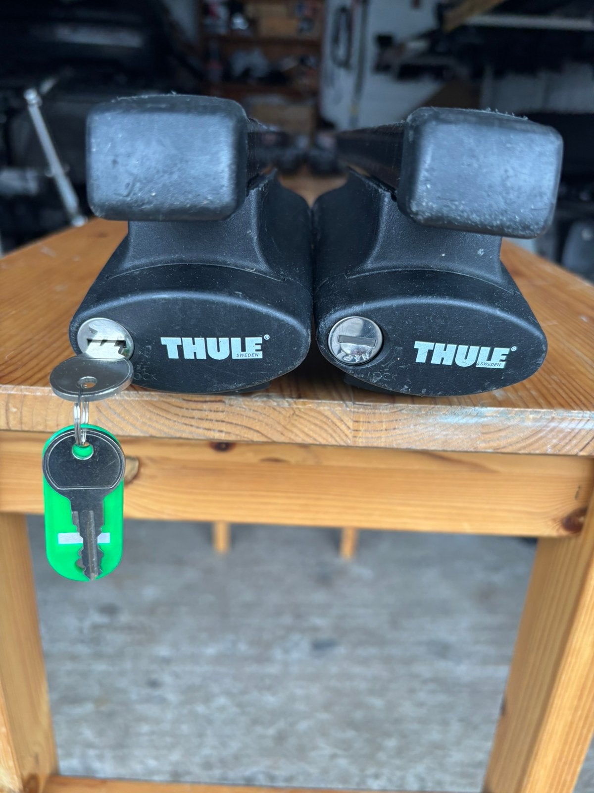 Barres de toit Thule VW Caddy, Sharan, Touran , Mercedes GLB, Enlèvement, Utilisé