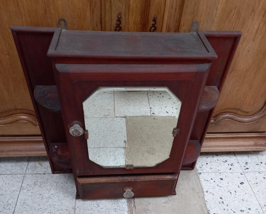 Armoire à pharmacie suspendue en bois vintage, Enlèvement