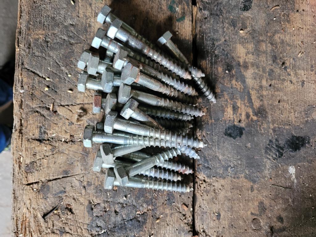 25 bouten, Doe-het-zelf en Bouw, IJzerwaren en Bevestigingsmiddelen, Ophalen, Zo goed als nieuw