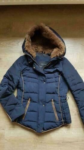donkerblauwe dons jas ZARA maat medium, Kleding | Dames, Jassen | Winter, Maat 38/40 (M), Blauw, Ophalen of Verzenden, Gedragen