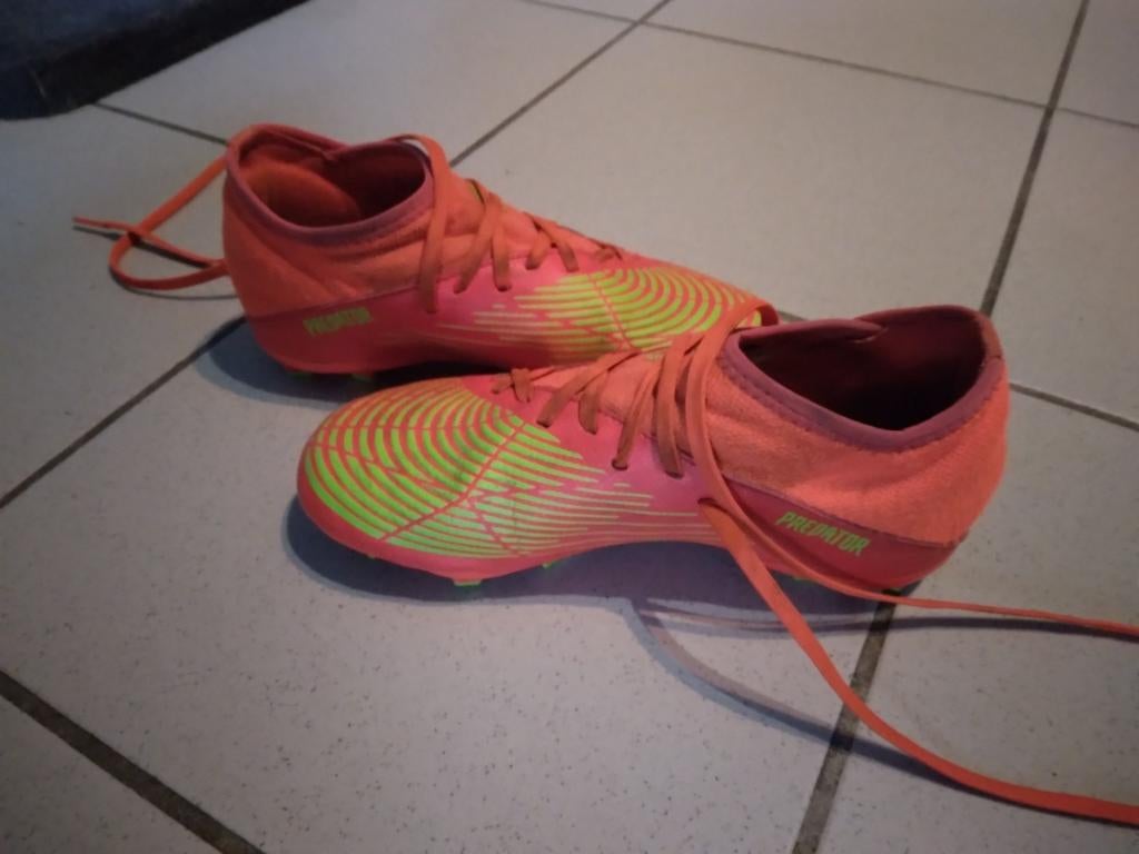 Voetbalschoenen adidas, Ophalen, Zo goed als nieuw, Schoenen