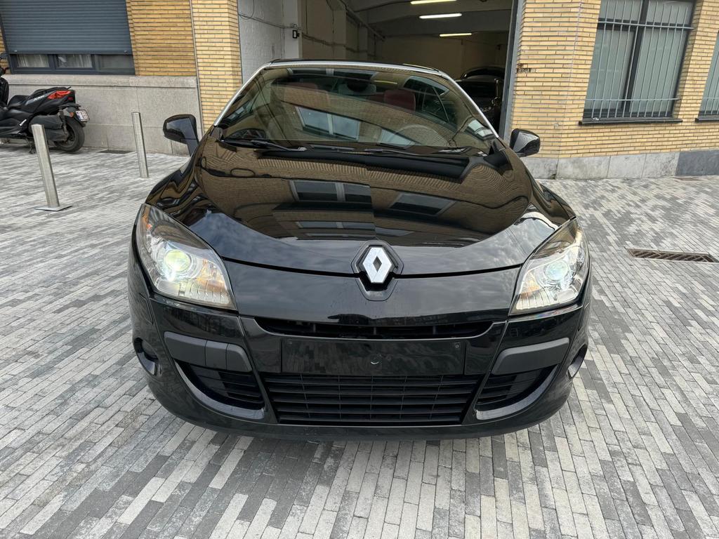 Renault Megane TCe  essence  année 2013  km 167000, Auto's, Cabriolet, Bedrijf, Handgeschakeld, Mégane