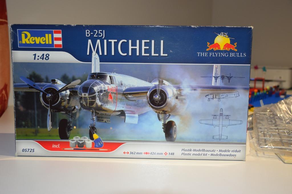 Revell B25J  Mitchell 1:48, Ophalen of Verzenden, Zo goed als nieuw, Vliegtuig, Revell