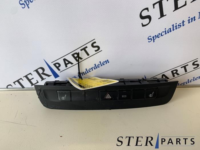 Commutateur éclairage d'urgence d'un Mercedes B-Klasse, Mercedes-Benz, 3 mois de garantie, Utilisé, Info@sterparts.nl