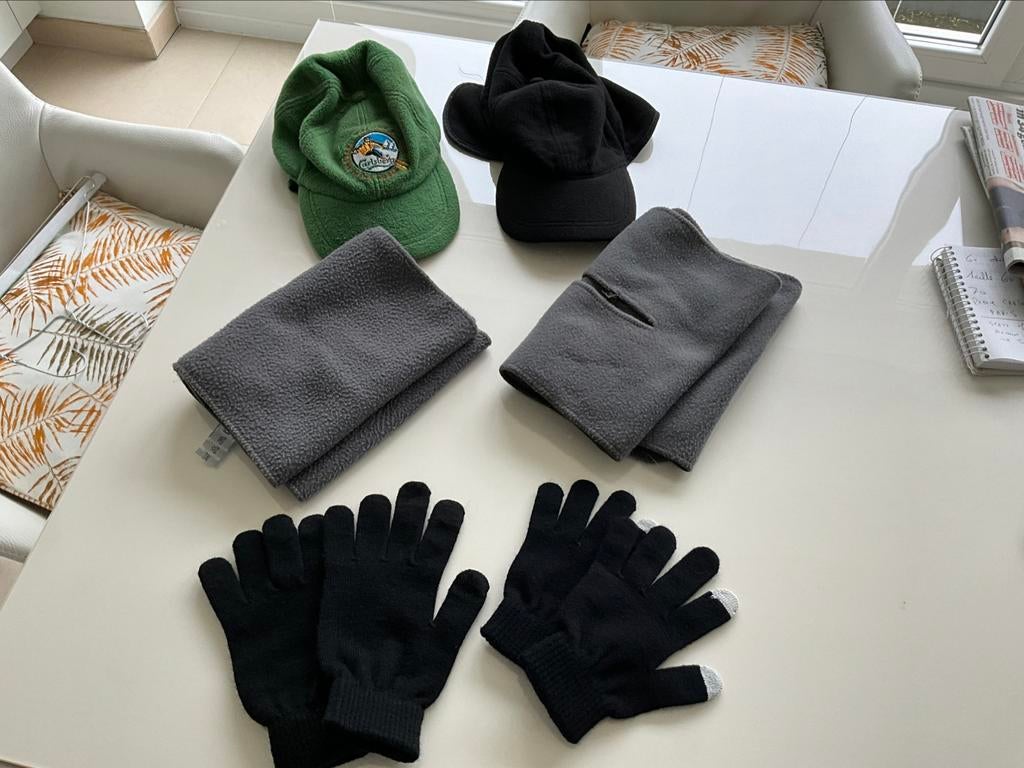 Vintage Ski-materiaal 2 skimutsen  en sjerpen  handschoenen, Ophalen of Verzenden, Handschoenen