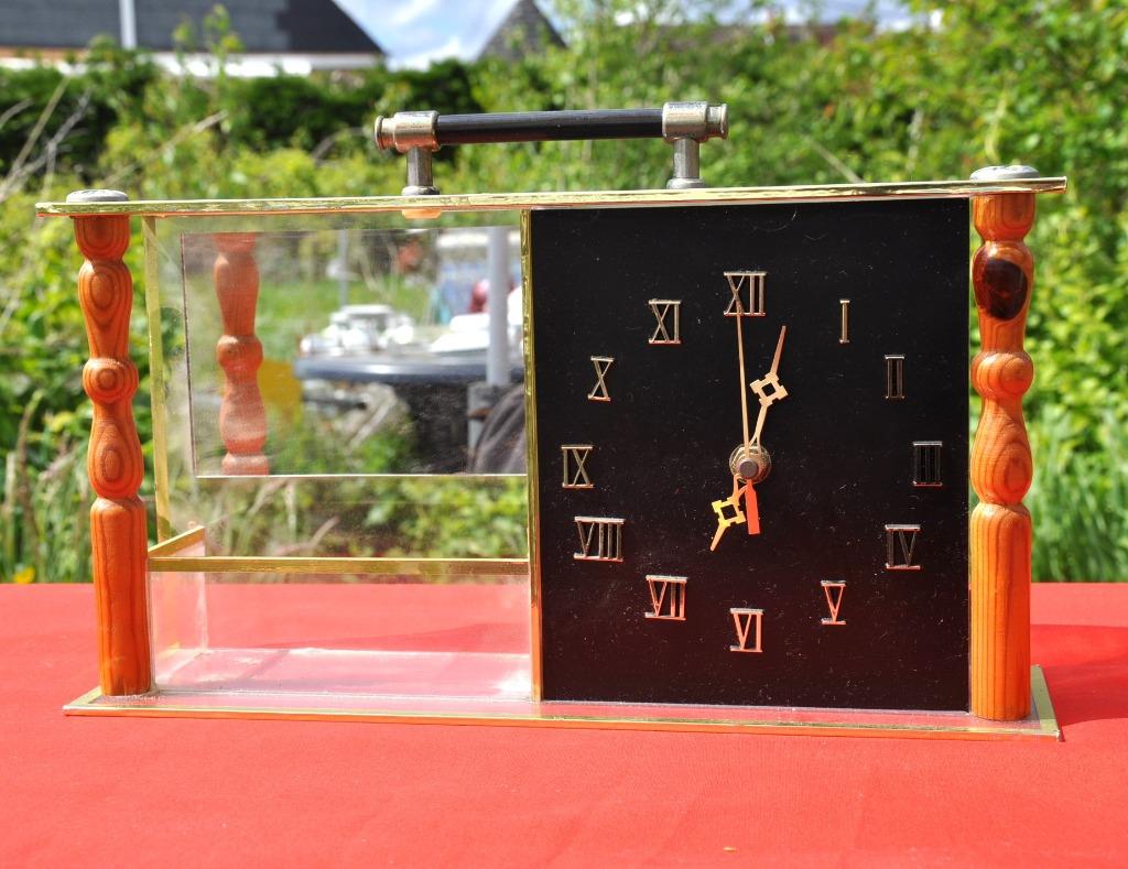 horloge vitrine verre bois et miroir, Antiquités & Art, Enlèvement ou Envoi