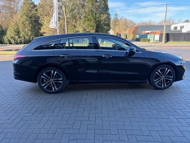 MERCEDES CLA 200  '24 SHOOTING BRAKE - 2JR MB-GARANT MILD HY, Auto's, CLA, 4 cilinders, Leder en Stof, Zwart