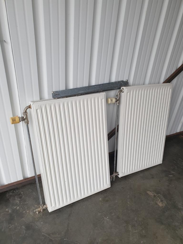 Lot de deux radiateurs, Ophalen, Thermostaat