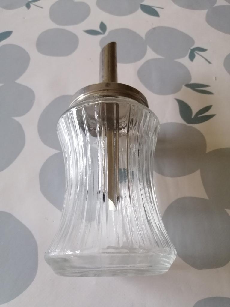 Sucrier doseur et petite bouteille à lait en verre, Enlèvement, Utilisé, Verre, Récipient(s)