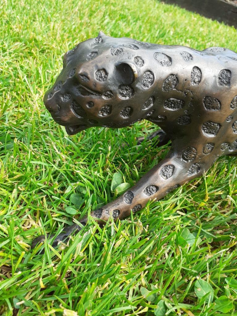 Schitterende panter in brons Cartier-stijl (dierlijk brons), Ophalen of Verzenden, Gebruikt, Wild dier, Beeldje of Figuurtje