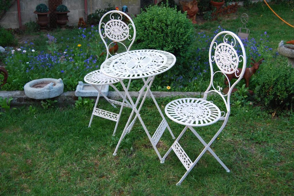 Ensemble de jardin en fer forgé (2 chaises et table pliantes, Neuf, Enlèvement, Autres matériaux, Sets de jardin