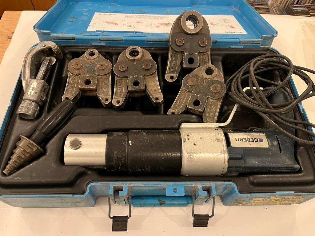Geberit elektrische persmachine mepla, Ophalen of Verzenden, Gebruikt