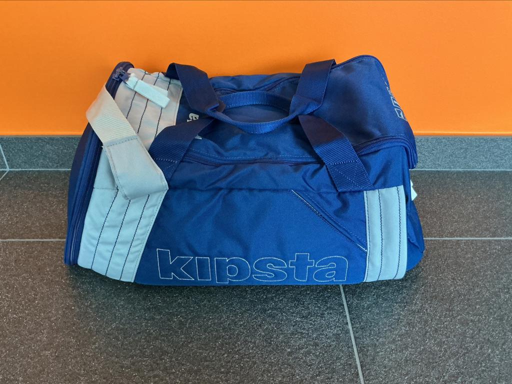 Sporttas KIPSTA 40 liter - Zo goed als nieuw! 14€ naar 10€!, Ophalen of Verzenden, Zo goed als nieuw