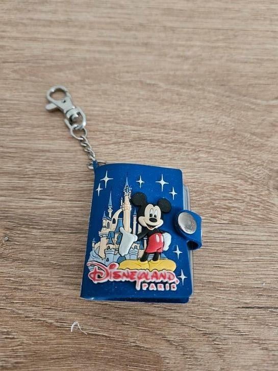 Livret porte-clés Disneyland Paris bleu photos, Enlèvement ou Envoi, Comme neuf