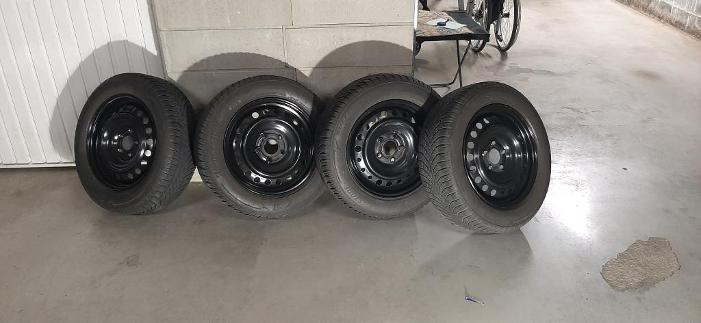 Pneus hiver 205 60 R16, Auto-onderdelen, Banden en Velgen, Band(en), Winterbanden, 16 inch, 205 mm, Overig, Gebruikt, Ophalen