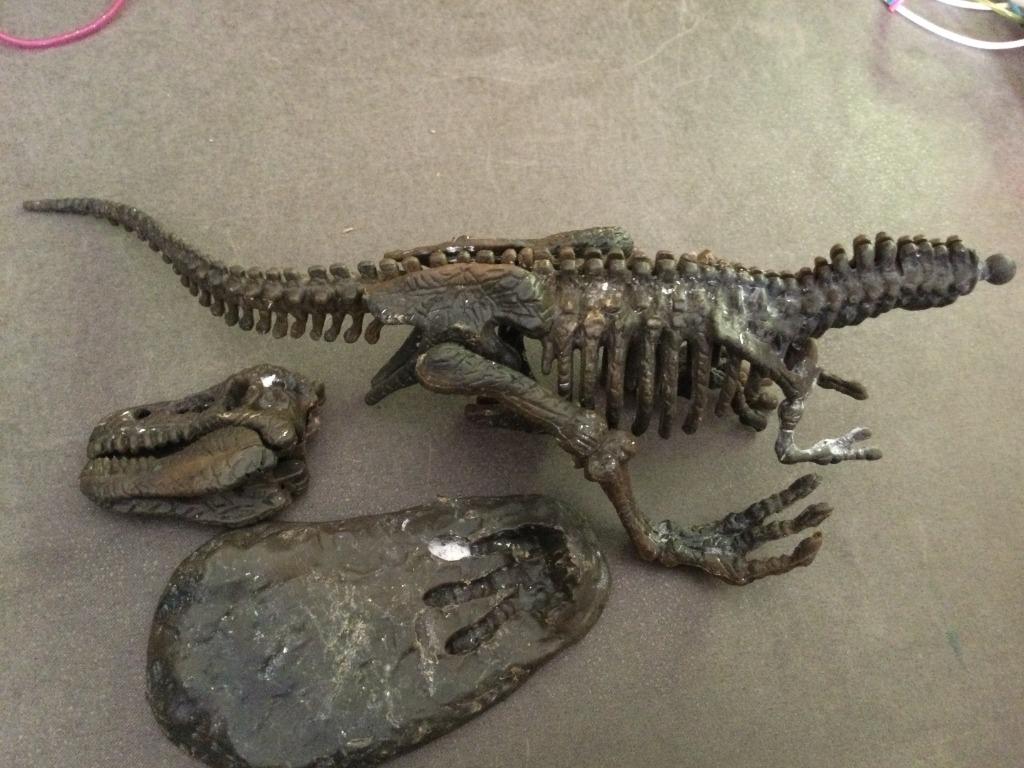 DINOSAURE A RECONSTITUER, Enlèvement ou Envoi