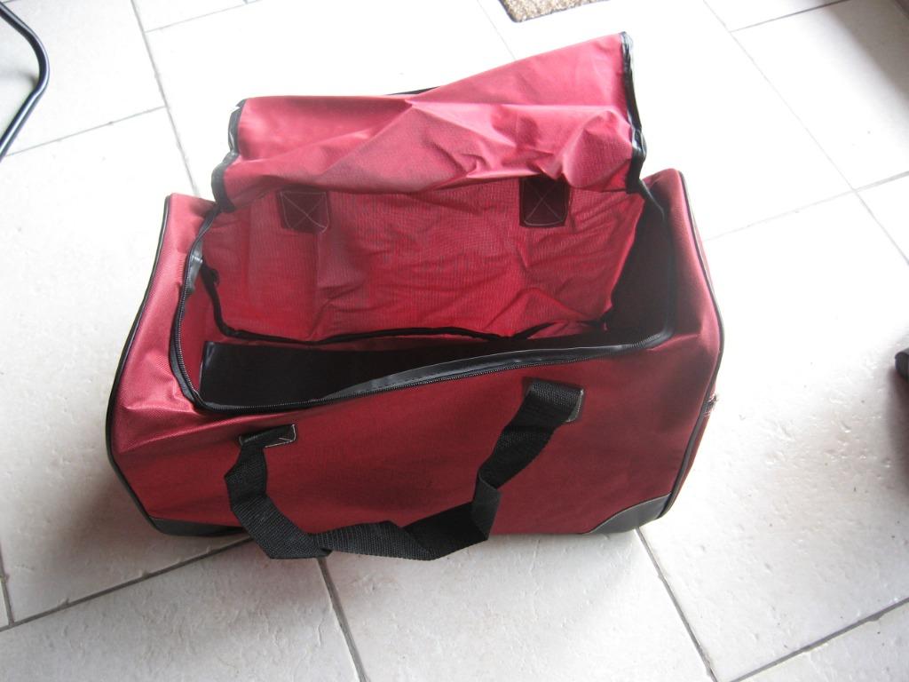 set bordeauxrode reistassen. Set bestaande uit een gr, 40 tot 60 cm, Ophalen of Verzenden, Overige kleuren, 20 tot 30 cm