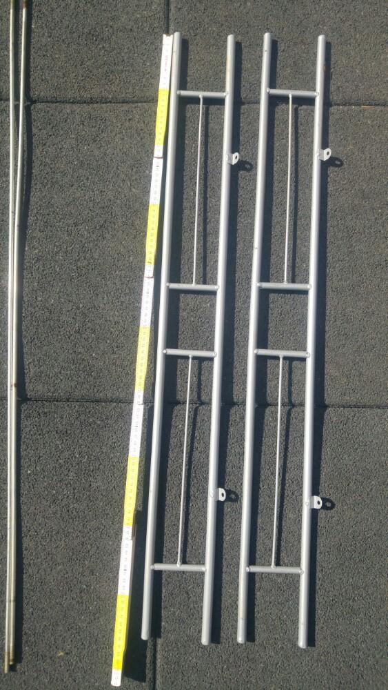 2 Grilles en metal grises avec fixations 95 cm x 10cm, Enlèvement ou Envoi, Comme neuf