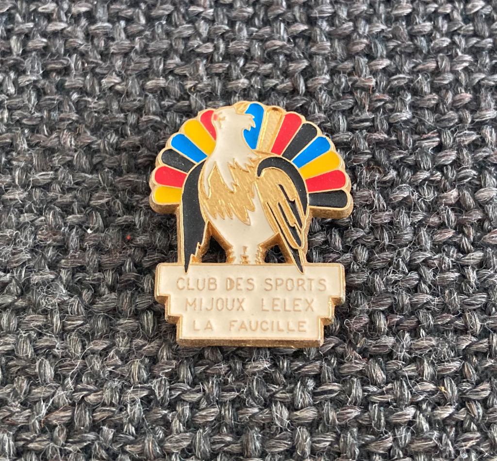 PIN - CLUB DES SPORTS - MIJOUX LELEX LA FAUCILLE - FRANCE, Envoi, Utilisé, Sport, Insigne ou Pin's