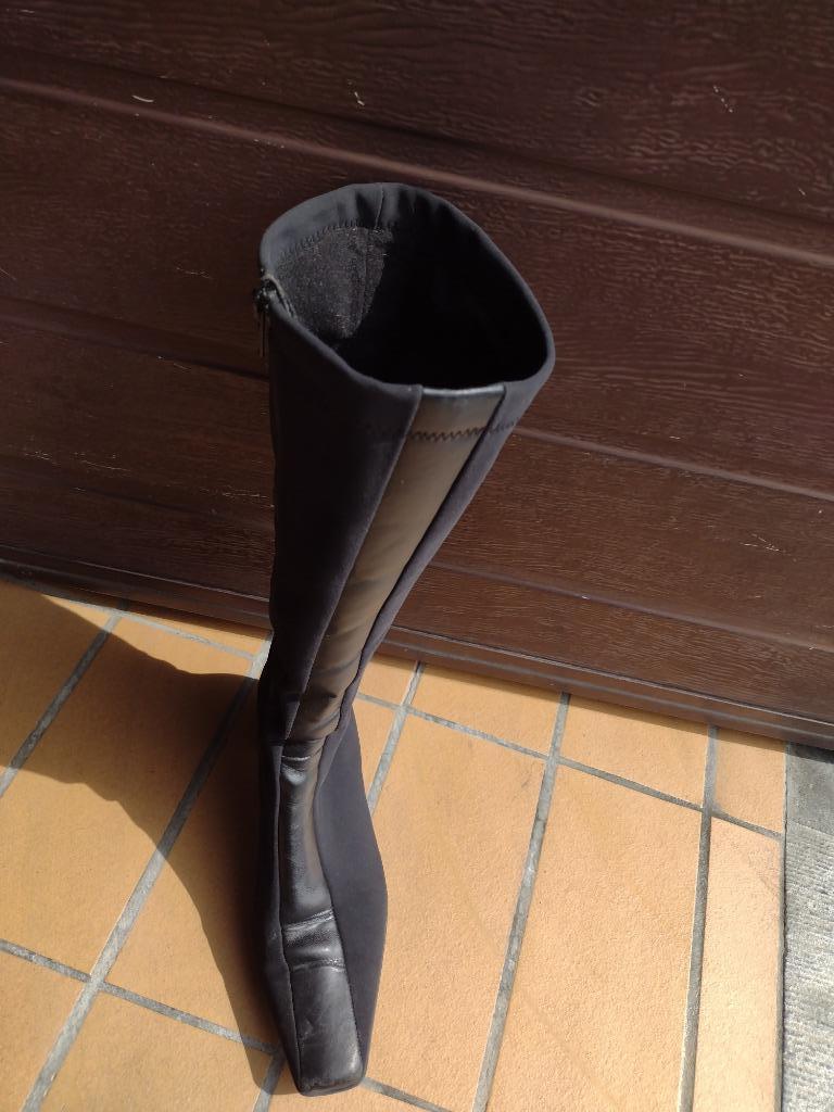chaussures pour femmes, Comme neuf, Enlèvement, Bottes hautes, Noir