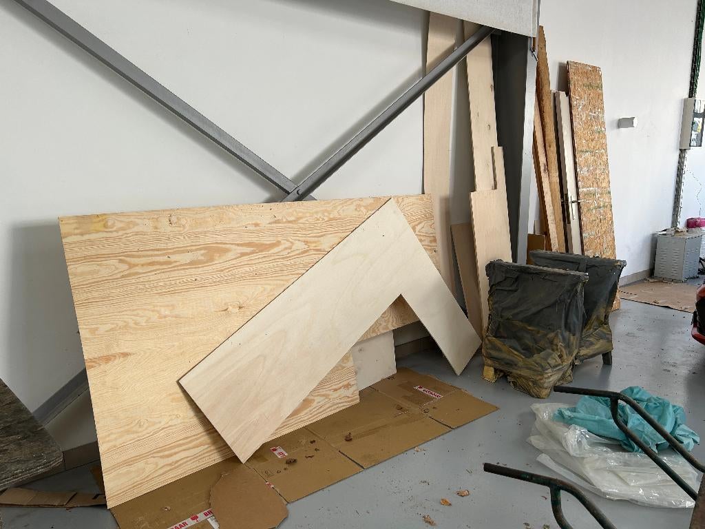 reste en bois multiplex, Enlèvement, Comme neuf, Multiplex