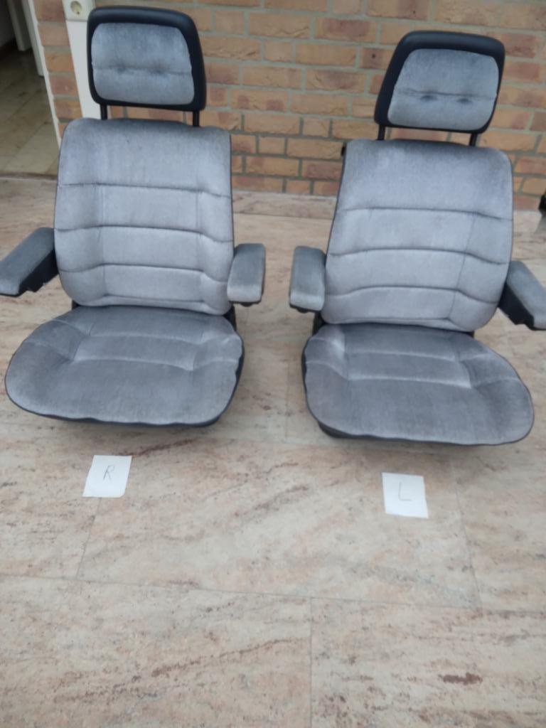 VW T3 CARAT Pilotenstoelen met Hoofdsteunkussentjes, Blauw, Caravans en Kamperen, Ophalen