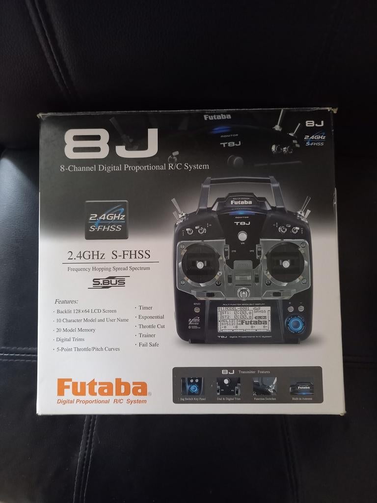 Radio futaba 8j, Hobby & Loisirs créatifs, Enlèvement ou Envoi, Comme neuf