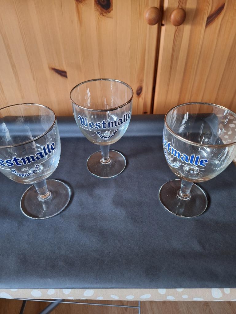 Westmalle glazen op voet / met blauwe naammarkering, Ophalen of Verzenden, Nieuw, Bierglas