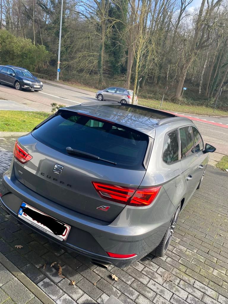 Seat Leon Cupra 300 4 Drive ! Trois temps !, Autos, Seat, Particulier, Leon, 4x4, ABS, Caméra de recul, Phares directionnels, Régulateur de distance