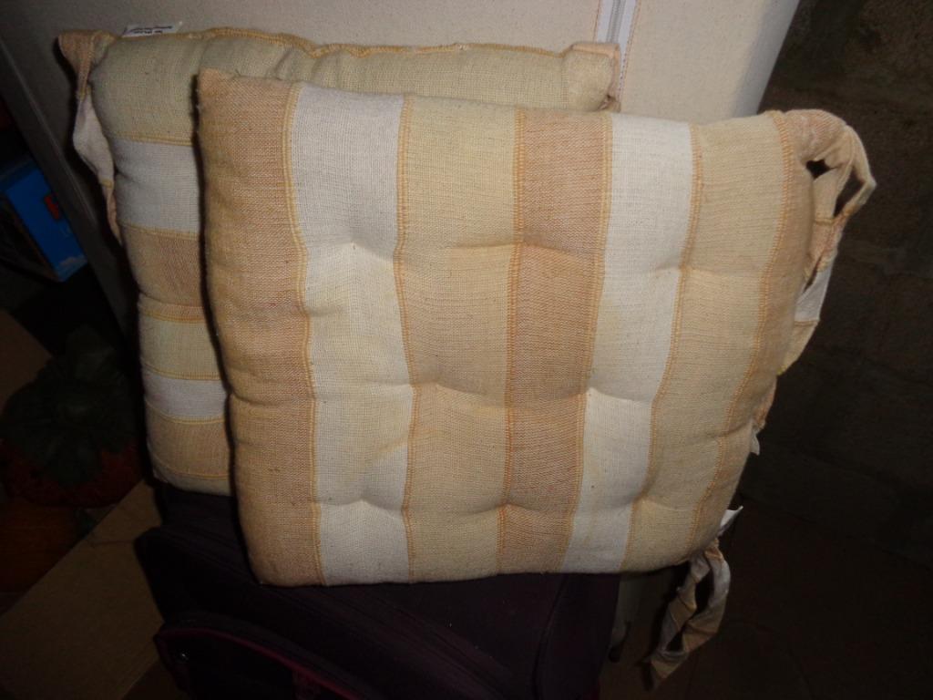 4 coussins de chaises identiques, Enlèvement