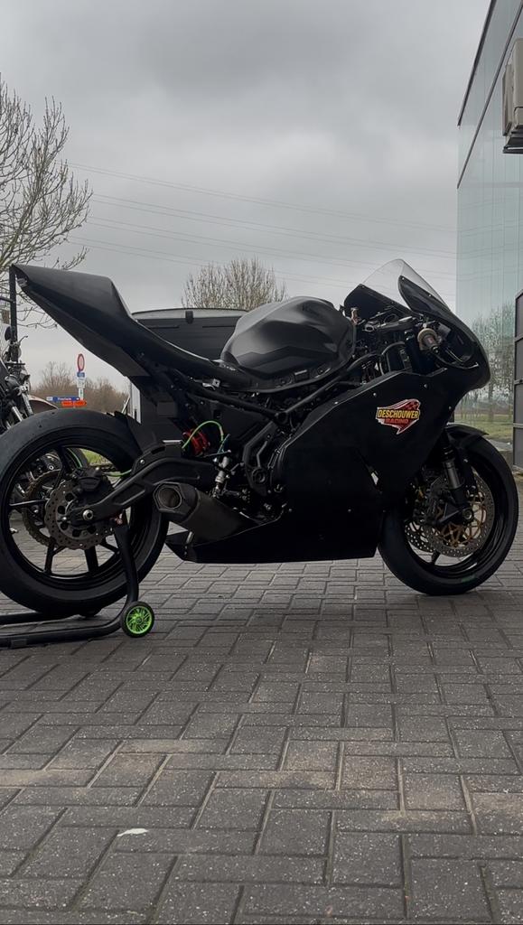 Kawasaki 650 supertwin circuitmotor, 2 cilinders, Super Sport, Particulier, Meer dan 35 kW
