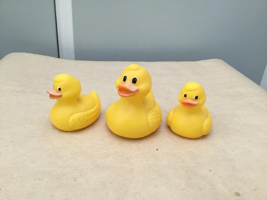 Set van 3 gele badeendjes, Kinderen en Baby's, Speelgoed | Badspeelgoed, Ophalen of Verzenden, Zo goed als nieuw
