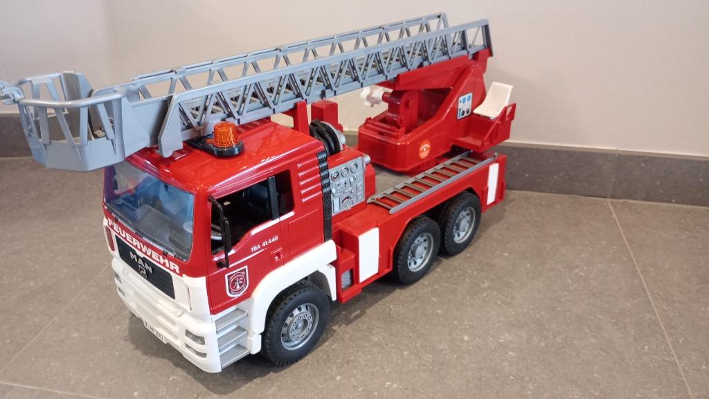 Bruder brandweerwagen, Ophalen, Zo goed als nieuw