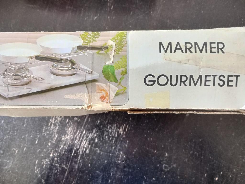 gourmet set, in marmer en in metaal, Enlèvement, Utilisé