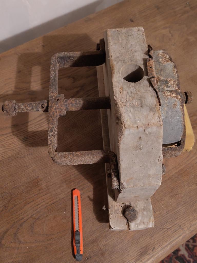 Antieke handgraanmolen, Antiek en Kunst, Ophalen