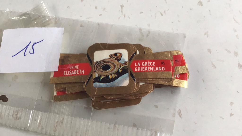 Reine Elisabeth sigarenbandjes, Verzamelen, Rookartikelen, Aanstekers en Luciferdoosjes, Ophalen of Verzenden, Zo goed als nieuw