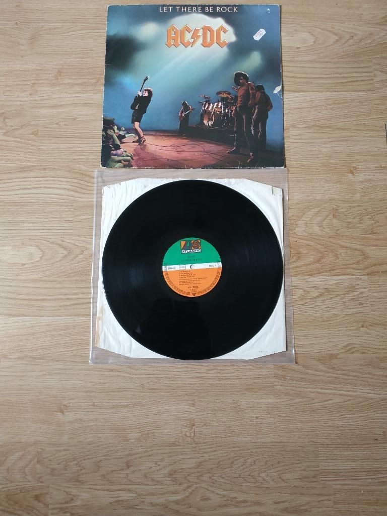 AC/DC LAAT ER ROCK ZIJN, Verzenden