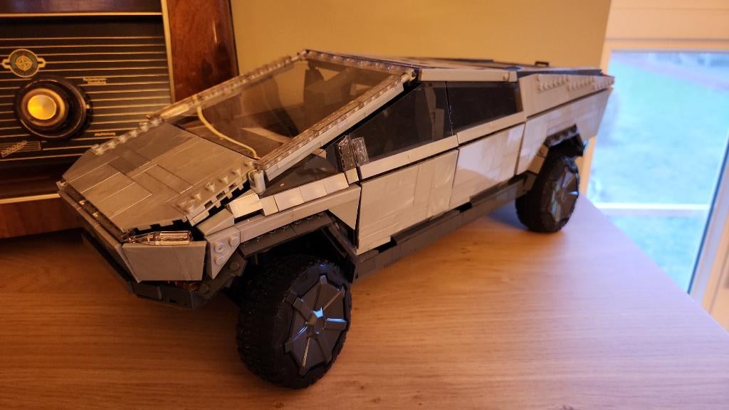Bouwdoos Tesla Cybertruck merk Mega, Kinderen en Baby's, Ophalen, Zo goed als nieuw