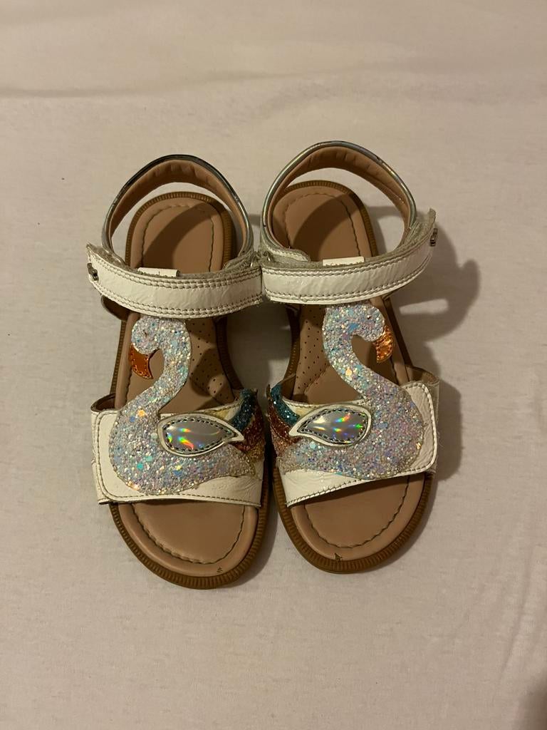 Sandalen maat 31, met zwaan., Enlèvement ou Envoi, Comme neuf, Stones and bones, Chaussures